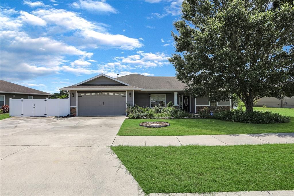 Recently Sold: $375,000 (3 beds, 2 baths, 1652 Square Feet)