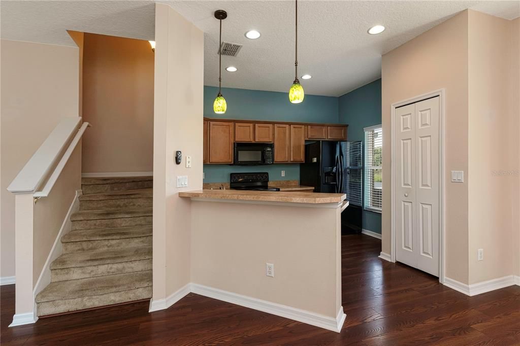 Active With Contract: $288,000 (3 beds, 2 baths, 1344 Square Feet)