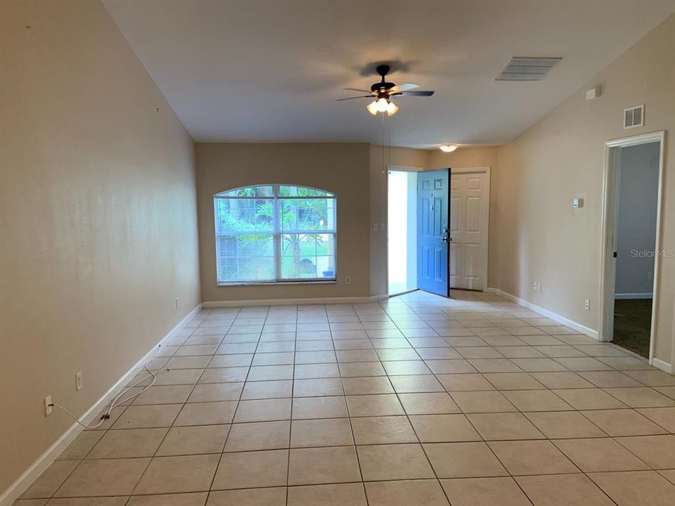 For Rent: $1,750 (3 beds, 2 baths, 1263 Square Feet)
