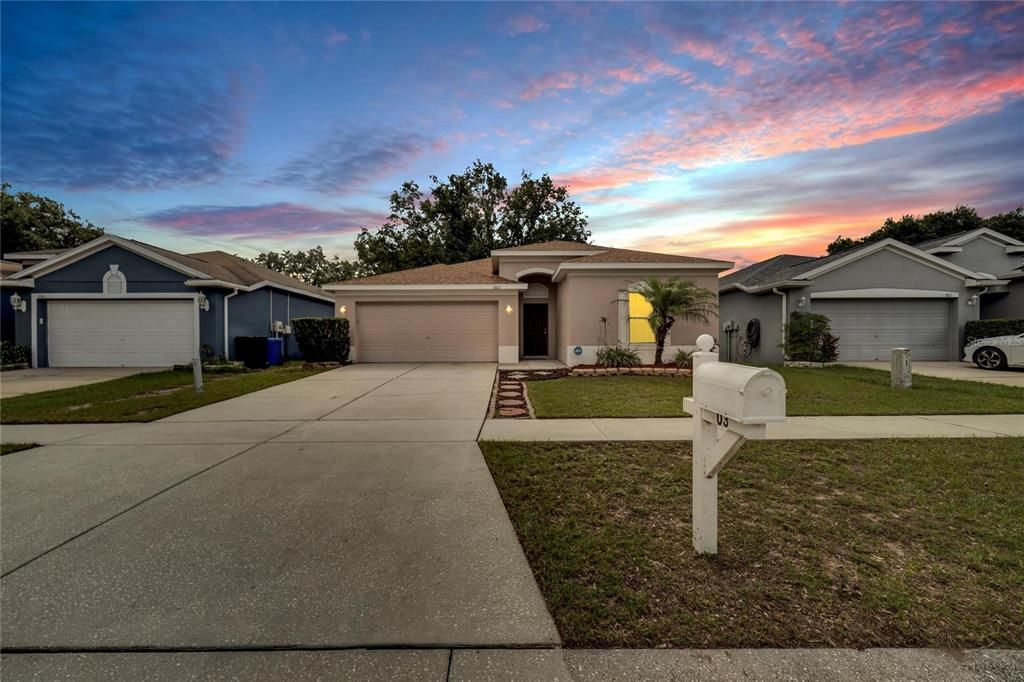 For Sale: $415,000 (3 beds, 2 baths, 1861 Square Feet)