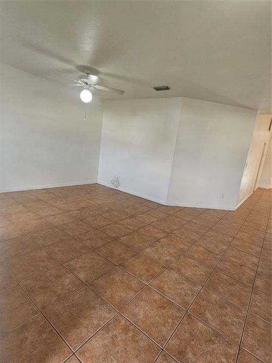 For Rent: $1,700 (2 beds, 2 baths, 1354 Square Feet)