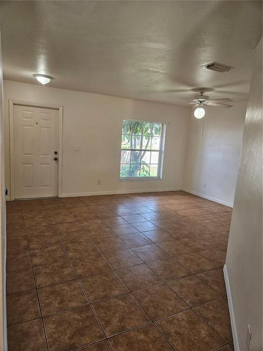 For Rent: $1,700 (2 beds, 2 baths, 1354 Square Feet)