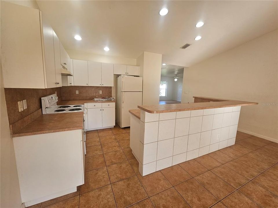 For Rent: $1,700 (2 beds, 2 baths, 1354 Square Feet)