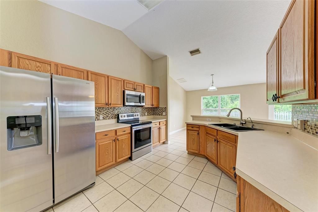 For Sale: $299,000 (3 beds, 2 baths, 1788 Square Feet)