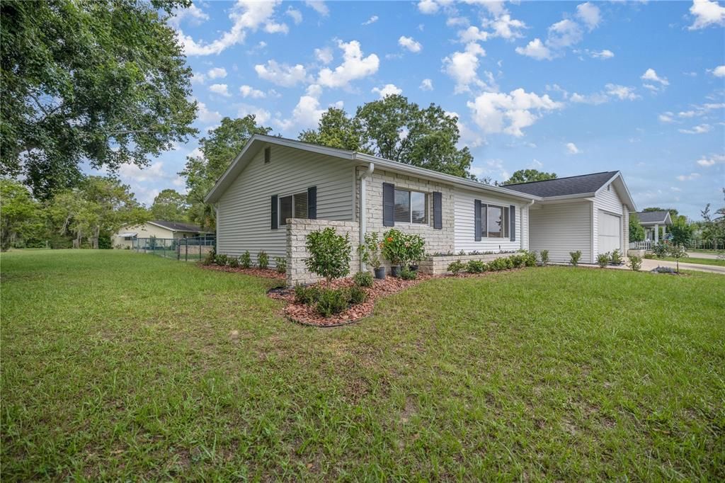 For Sale: $250,000 (3 beds, 2 baths, 1667 Square Feet)