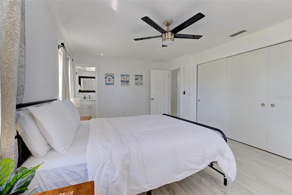 For Sale: $379,900 (3 beds, 2 baths, 1743 Square Feet)