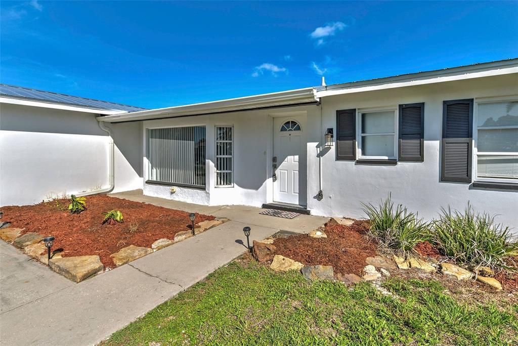 For Sale: $379,900 (3 beds, 2 baths, 1743 Square Feet)