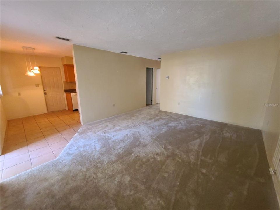 For Sale: $219,000 (2 beds, 1 baths, 816 Square Feet)