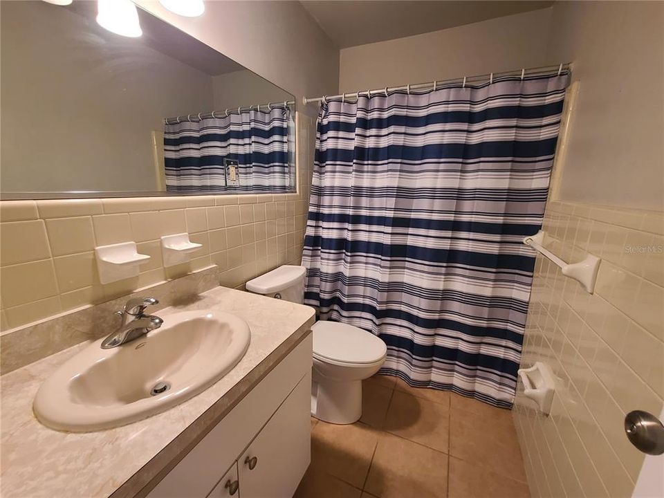 For Sale: $219,000 (2 beds, 1 baths, 816 Square Feet)