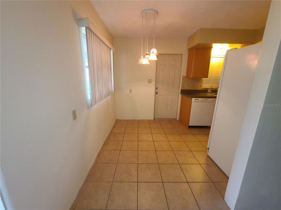 For Sale: $219,000 (2 beds, 1 baths, 816 Square Feet)