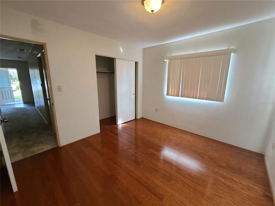 For Sale: $219,000 (2 beds, 1 baths, 816 Square Feet)