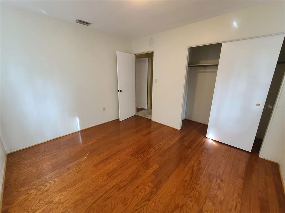 For Sale: $219,000 (2 beds, 1 baths, 816 Square Feet)