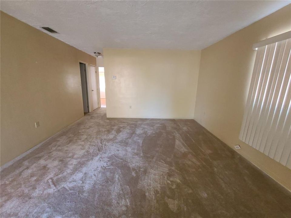 For Sale: $219,000 (2 beds, 1 baths, 816 Square Feet)