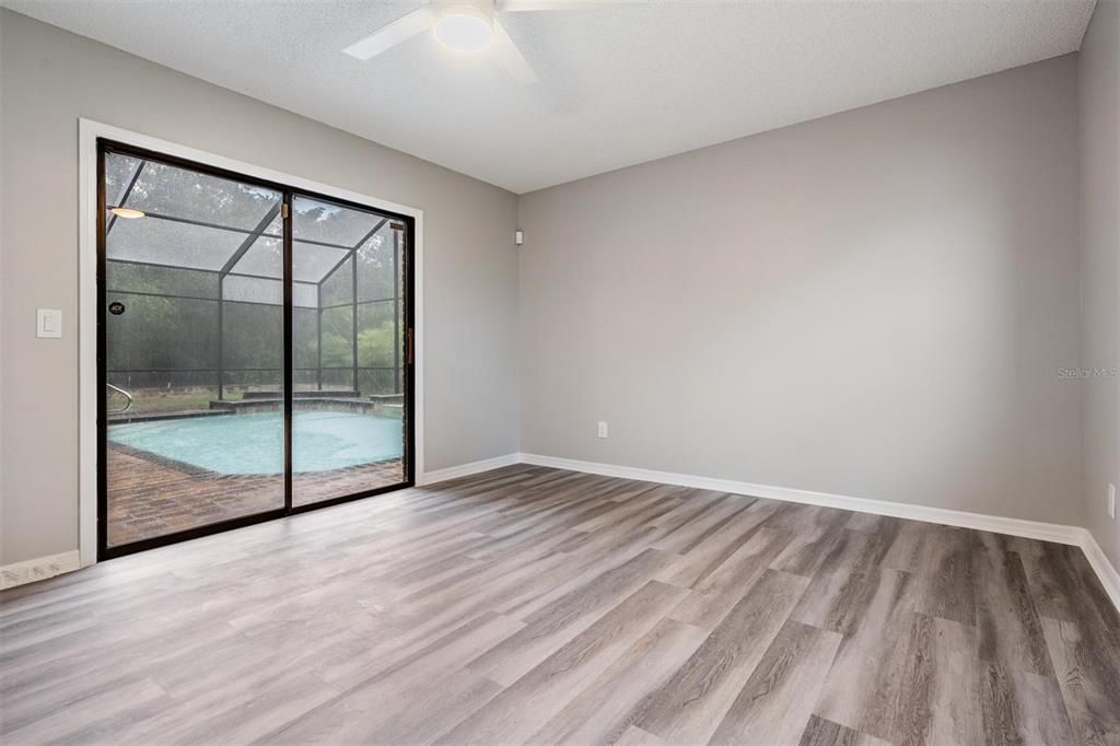 Active With Contract: $438,000 (3 beds, 3 baths, 2576 Square Feet)