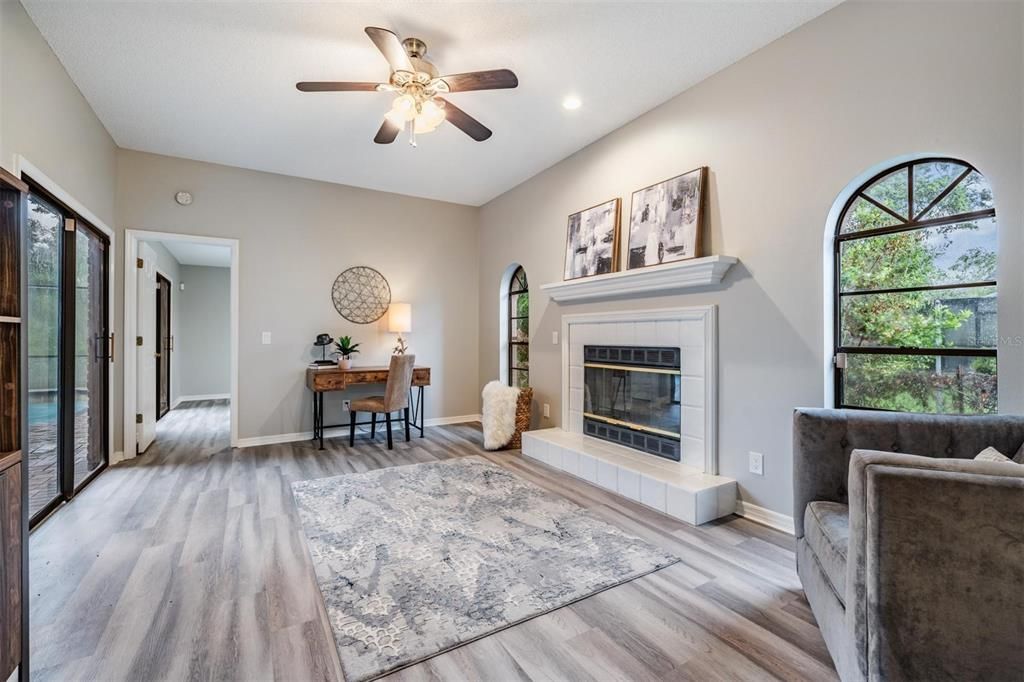 Active With Contract: $438,000 (3 beds, 3 baths, 2576 Square Feet)