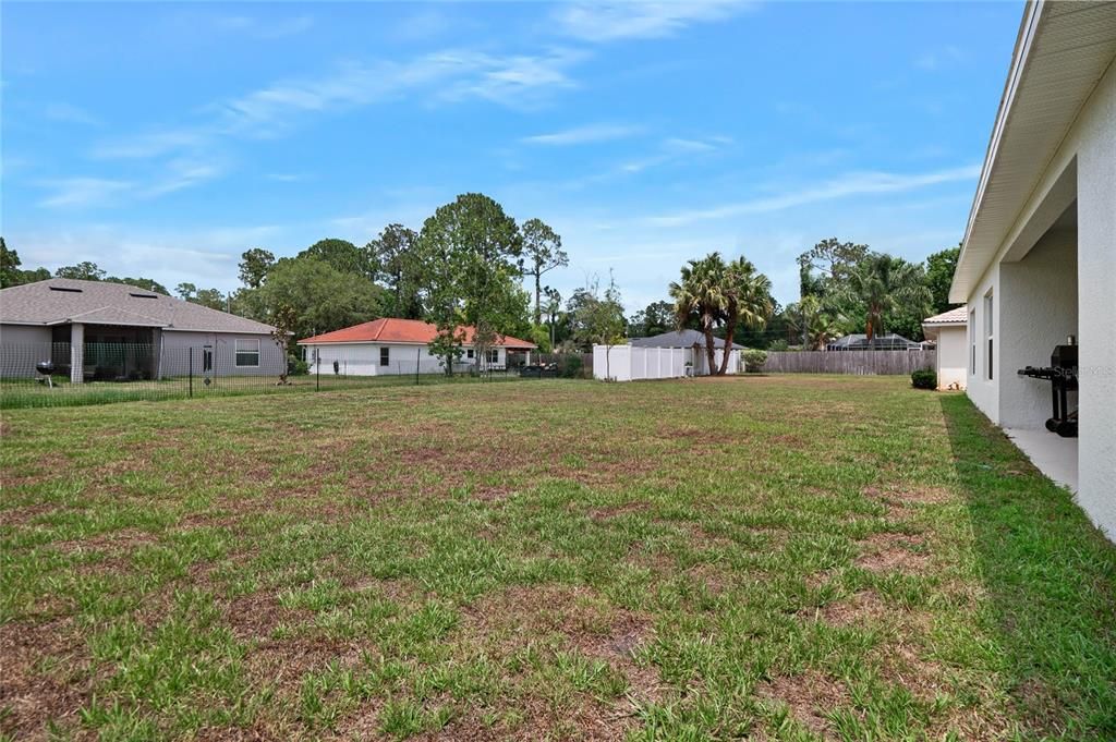 Active With Contract: $330,000 (3 beds, 2 baths, 1721 Square Feet)