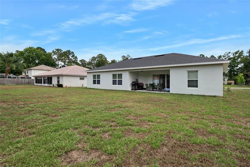 Active With Contract: $330,000 (3 beds, 2 baths, 1721 Square Feet)