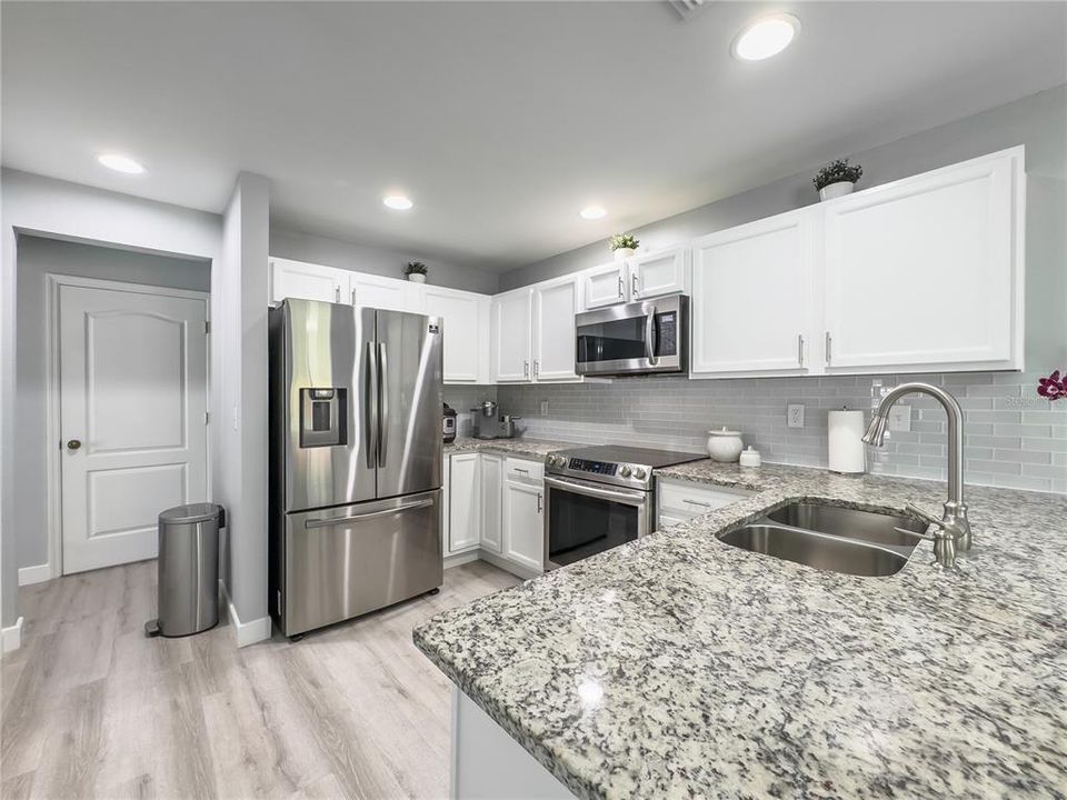 Active With Contract: $480,000 (3 beds, 2 baths, 1712 Square Feet)