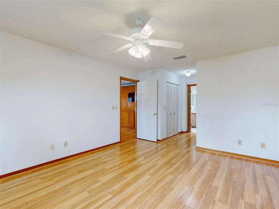 For Sale: $239,000 (2 beds, 2 baths, 1858 Square Feet)