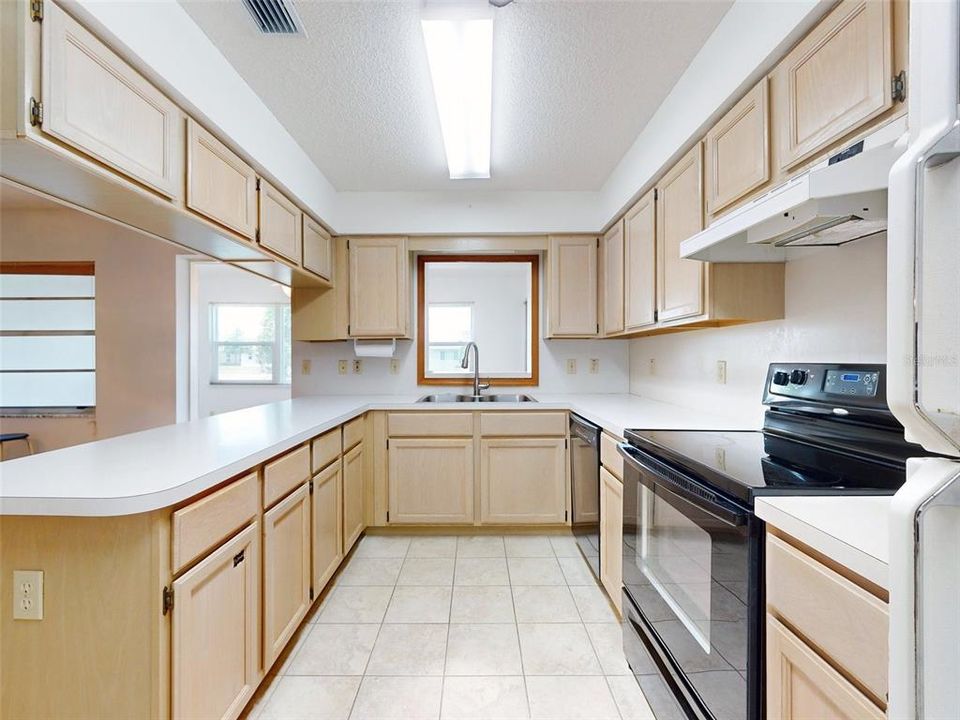 For Sale: $229,000 (2 beds, 2 baths, 1858 Square Feet)