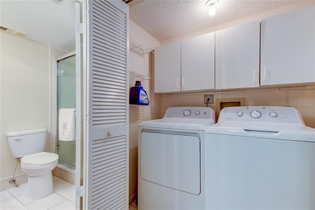 For Sale: $259,900 (2 beds, 2 baths, 1200 Square Feet)