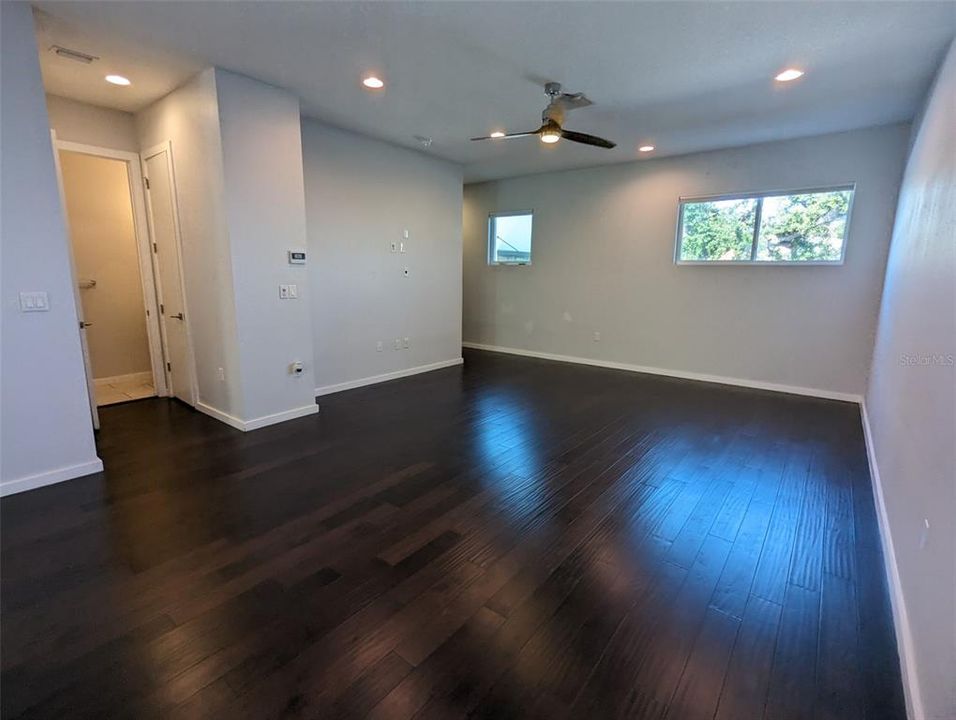 For Rent: $4,500 (3 beds, 2 baths, 2408 Square Feet)