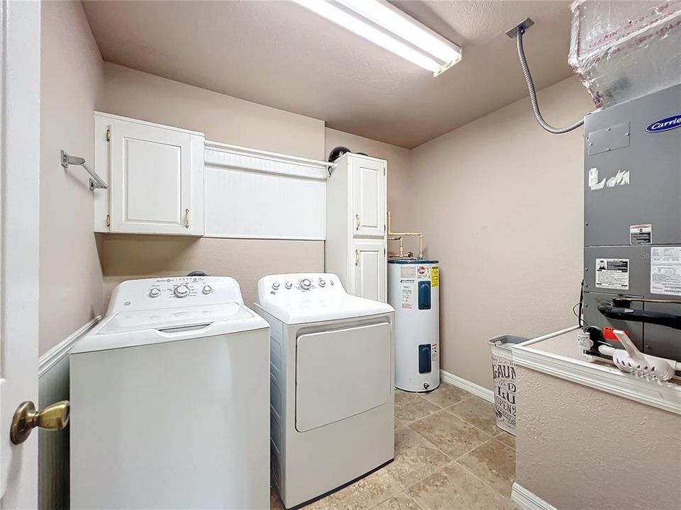 For Sale: $225,000 (3 beds, 1 baths, 1024 Square Feet)