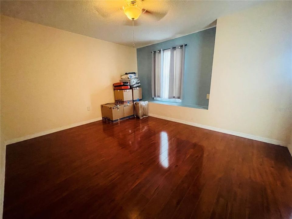 For Sale: $350,000 (4 beds, 2 baths, 2142 Square Feet)