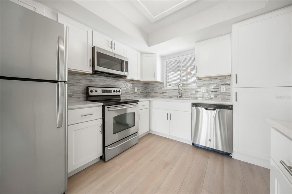 For Sale: $269,900 (2 beds, 2 baths, 1040 Square Feet)