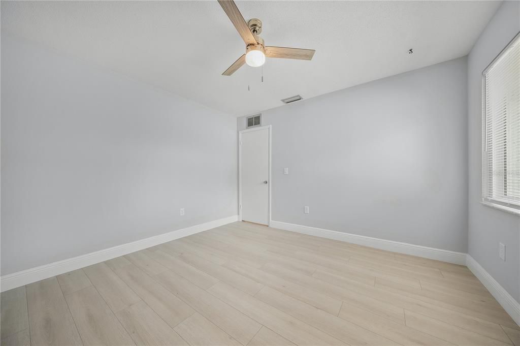 For Sale: $269,900 (2 beds, 2 baths, 1040 Square Feet)