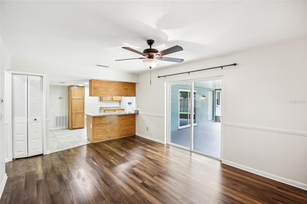 For Sale: $389,900 (3 beds, 2 baths, 1450 Square Feet)