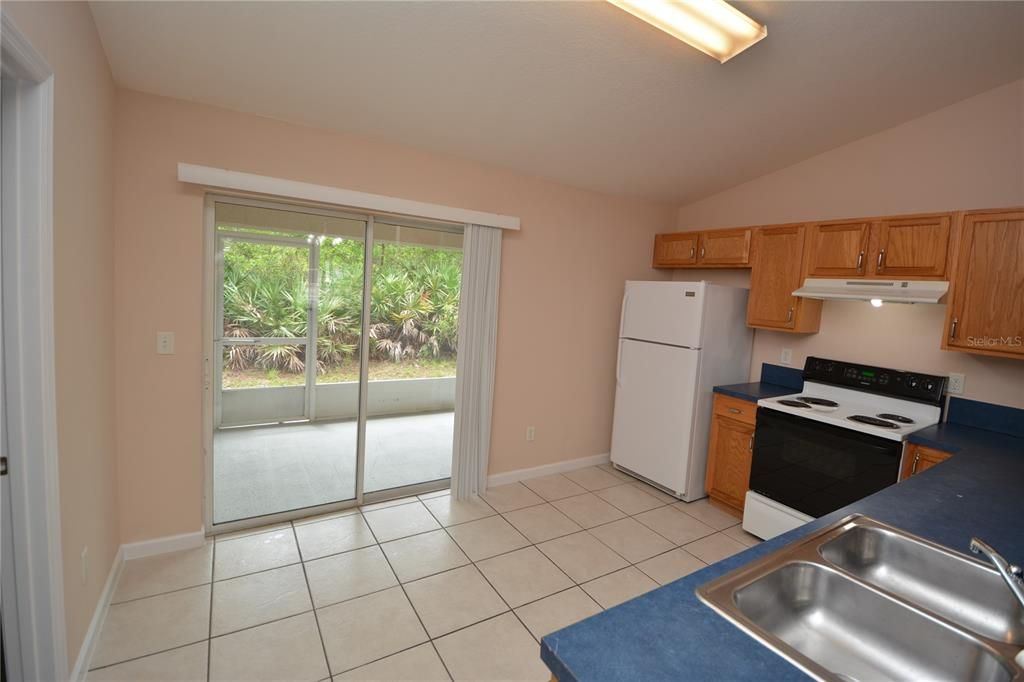 For Rent: $1,850 (3 beds, 2 baths, 1212 Square Feet)