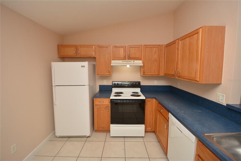 For Rent: $1,850 (3 beds, 2 baths, 1212 Square Feet)