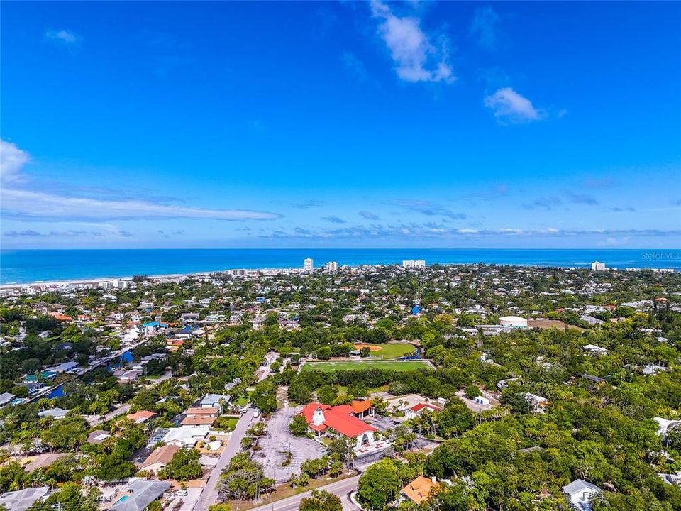 For Sale: $1,800,000 (3 beds, 2 baths, 3000 Square Feet)