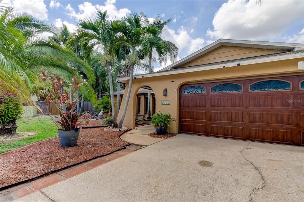 1386 Crescent Court in Tarpon Springs Fl. 34689!