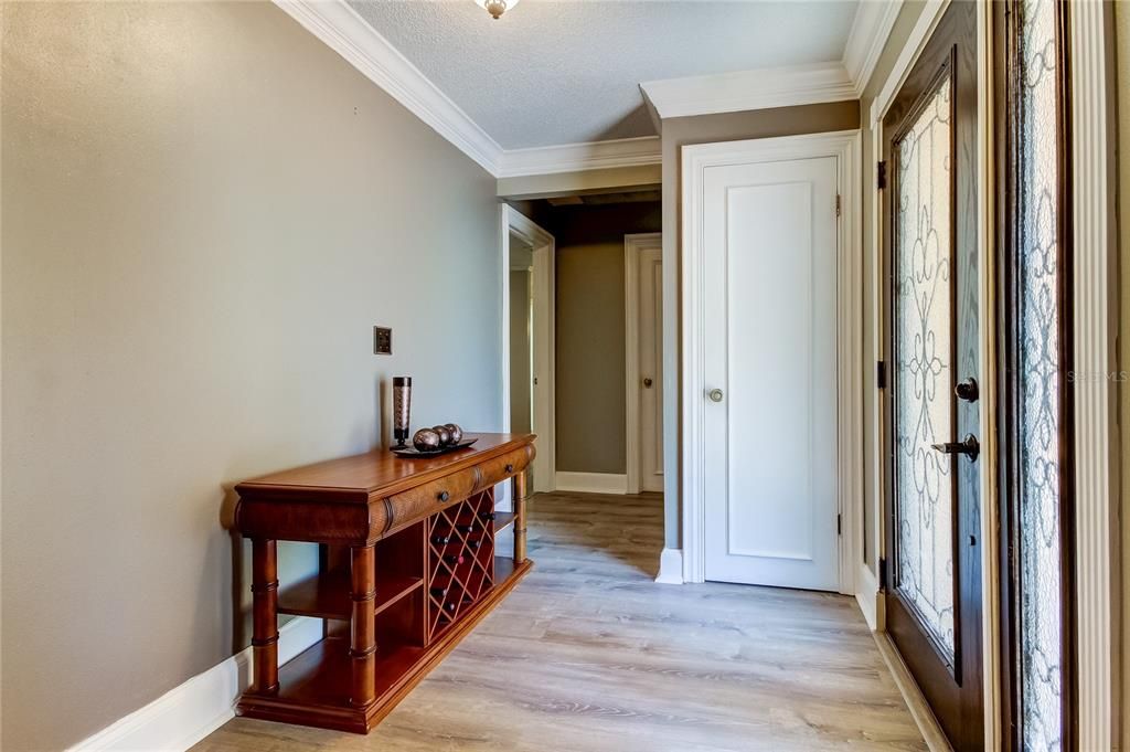 Spacious Foyer (6.10' x 7.2') with room for drop tables, benches to kick off your shoes, etc.. & a Coat Closet!