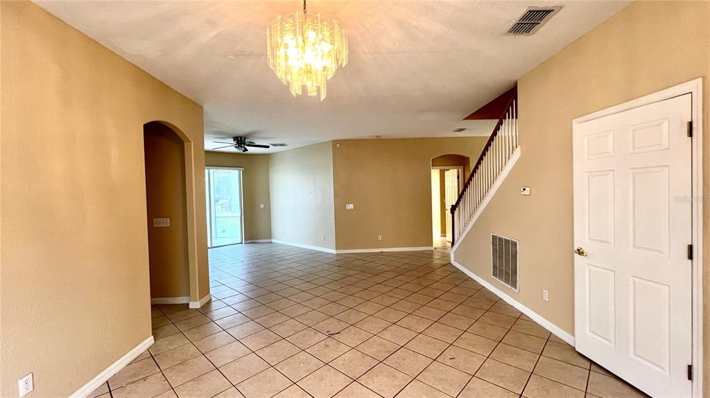 Active With Contract: $2,350 (5 beds, 3 baths, 2600 Square Feet)