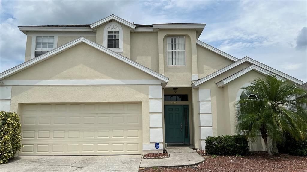 Active With Contract: $2,350 (5 beds, 3 baths, 2600 Square Feet)