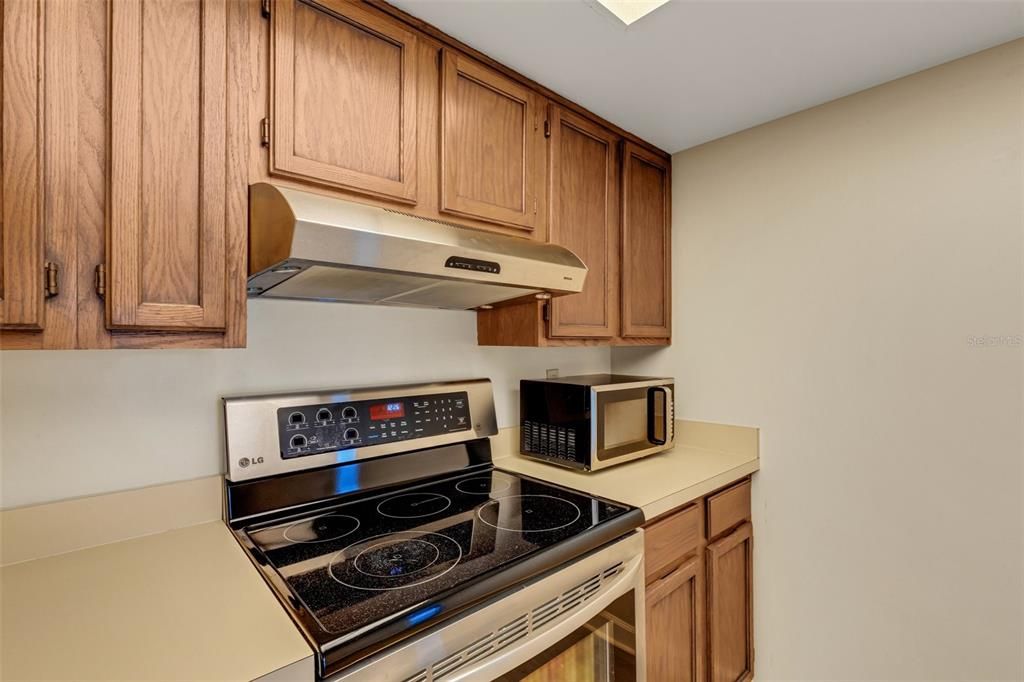 For Sale: $197,000 (2 beds, 2 baths, 1143 Square Feet)