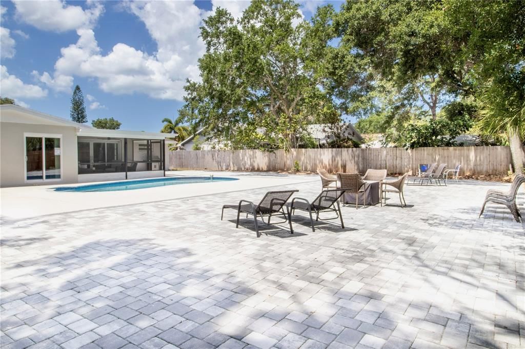 Active With Contract: $750,000 (4 beds, 2 baths, 2130 Square Feet)