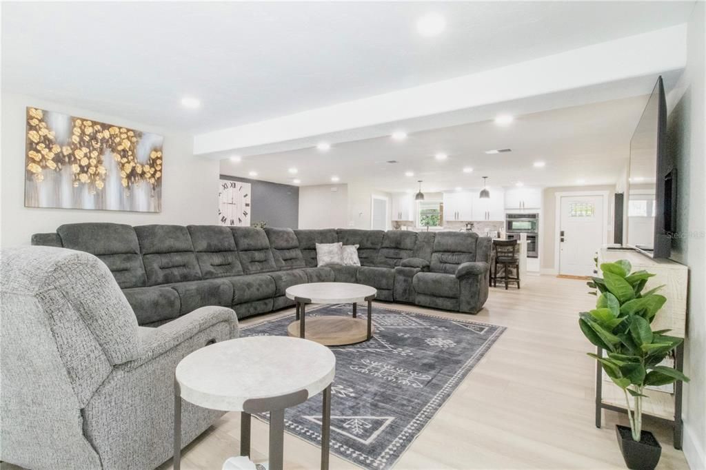 Active With Contract: $750,000 (4 beds, 2 baths, 2130 Square Feet)