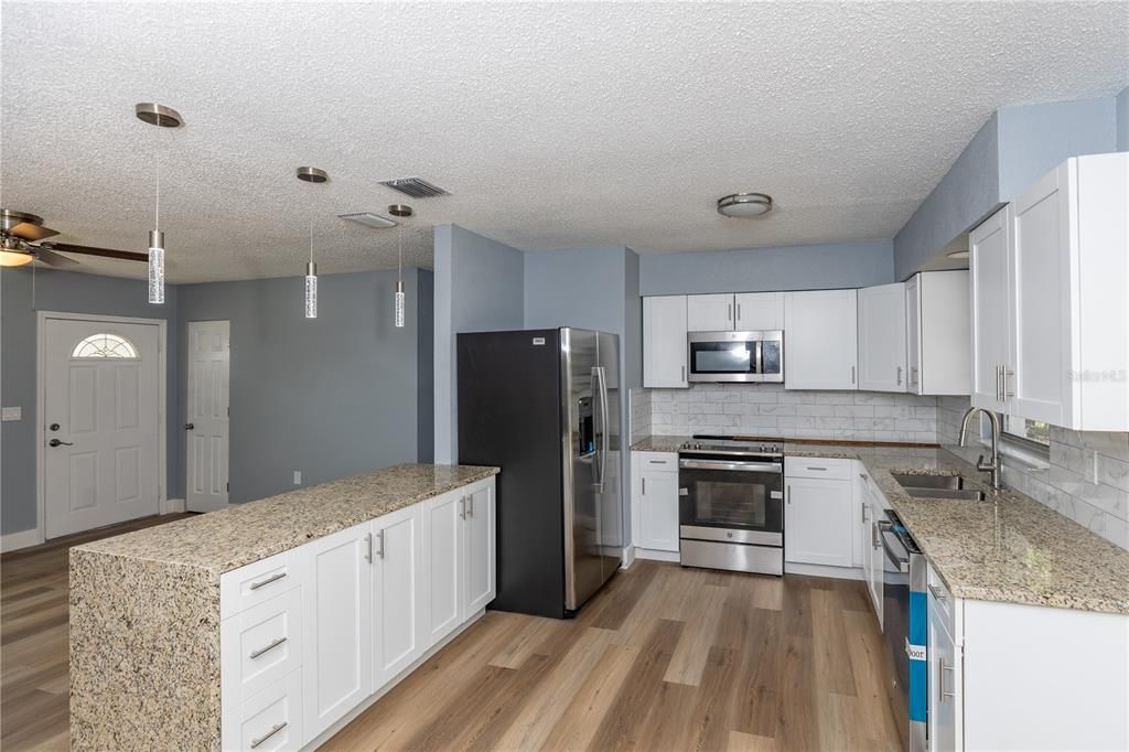 For Sale: $339,000 (3 beds, 1 baths, 1171 Square Feet)