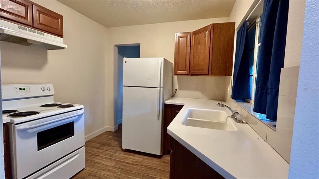 Active With Contract: $225,000 (2 beds, 1 baths, 760 Square Feet)