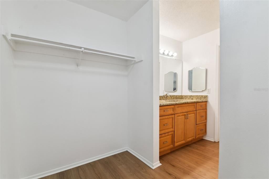 For Sale: $191,500 (2 beds, 2 baths, 1306 Square Feet)