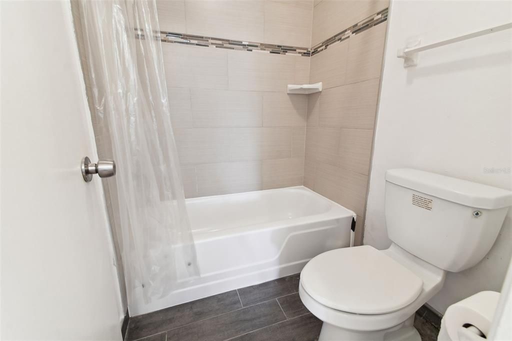 For Sale: $224,900 (2 beds, 2 baths, 1306 Square Feet)