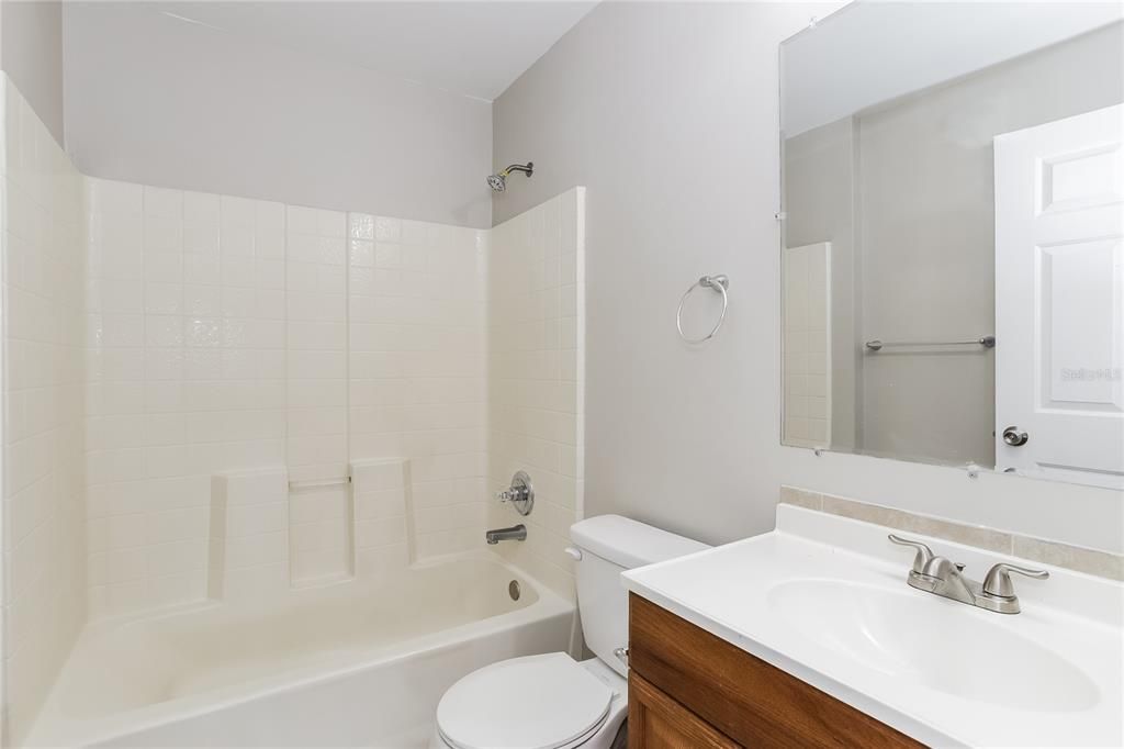 For Rent: $2,045 (3 beds, 2 baths, 1889 Square Feet)