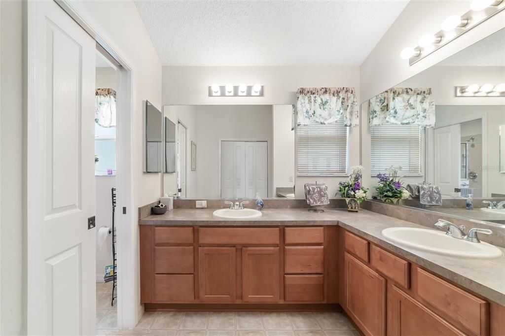 For Sale: $449,900 (3 beds, 2 baths, 2103 Square Feet)