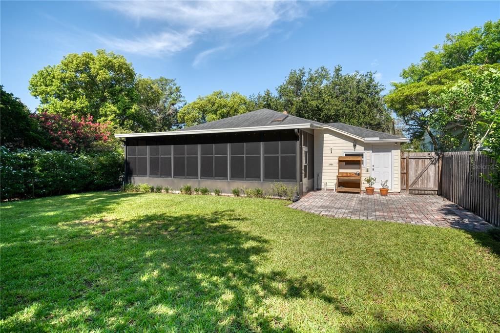 For Sale: $725,000 (3 beds, 2 baths, 1948 Square Feet)