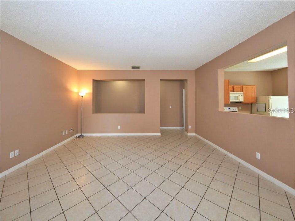 For Rent: $2,240 (3 beds, 2 baths, 1703 Square Feet)