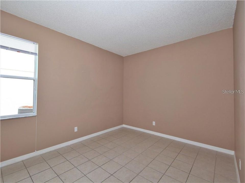 For Rent: $2,240 (3 beds, 2 baths, 1703 Square Feet)